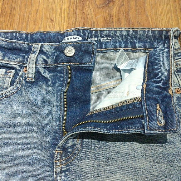 High-Rise Denim Short - Picture 3 of 5